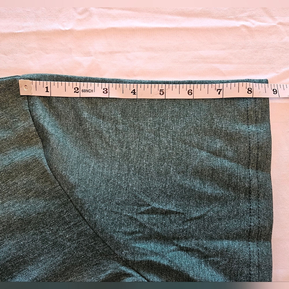 "Just a Girl Who Loves Christmas" Green Tee, 2XL, NWT - Picture 7 of 9